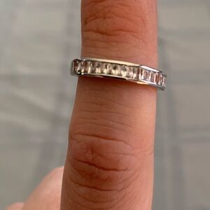 Raymard Elegant Silver Band Ring: Size 6
